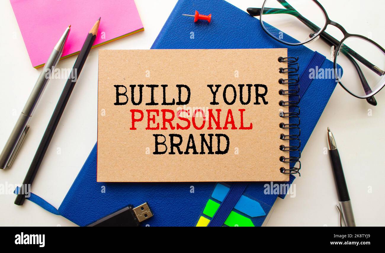 Signe texte montrant construire votre marque personnelle Motivational Appel. La création d'entreprise réussie photo conceptuelle cool Stylo Idées choses Messages d'arrière-plan Banque D'Images
