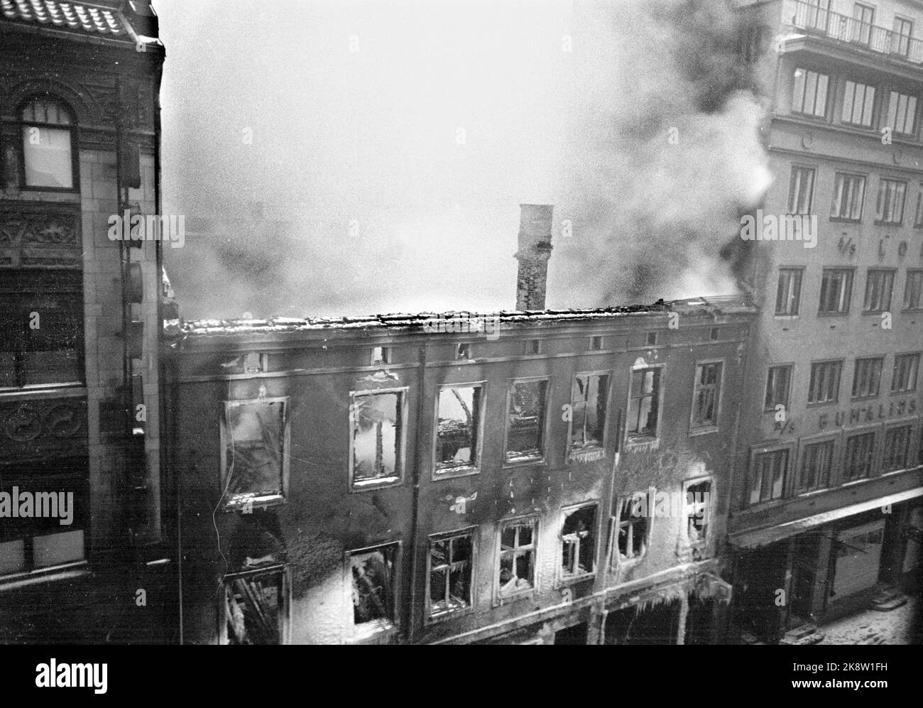 Oslo 19441128 incendie dans Norwegian Ballelager par intérim Company SKF (Swedish Coat Storage Factory) photo: R.J./NTB Banque D'Images