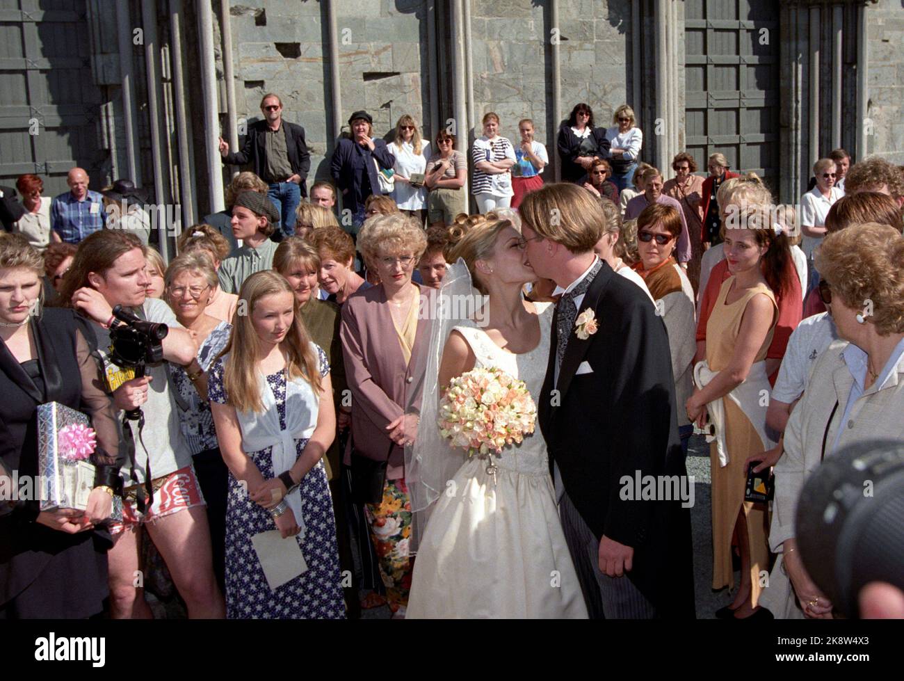 Trondheim 19950527. Miss Universe et modèle Mona Grudt épouse la photographe Lasse Berre dans le Nidarosdom à Trondheim. Photo: Down Alley / NTB / NTB Banque D'Images