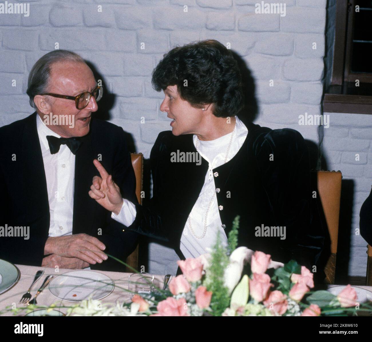 14 mars 1988 d'Oslo. Lord Peter Carrington, secrétaire général de l'OTAN, lors d'une visite d'adieu en Norvège. Ici avec le Premier ministre norvégien Gro Harlem Brundtland. Photo; Ingar Johansen / NTB Banque D'Images