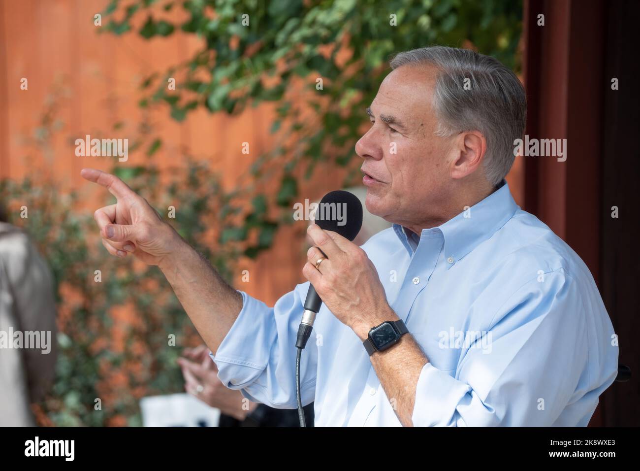 Gov. Du Texas Greg Abbott prononce un discours lors d'un événement de campagne à San Antonio, Texas. Banque D'Images