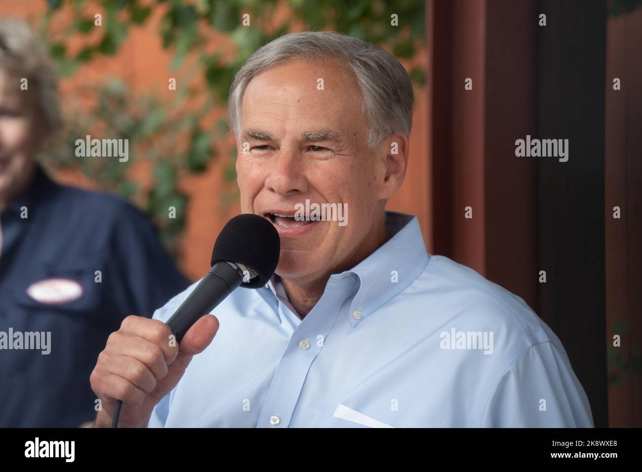 Gov. Du Texas Greg Abbott prononce un discours lors d'un événement de campagne à San Antonio, Texas. Banque D'Images