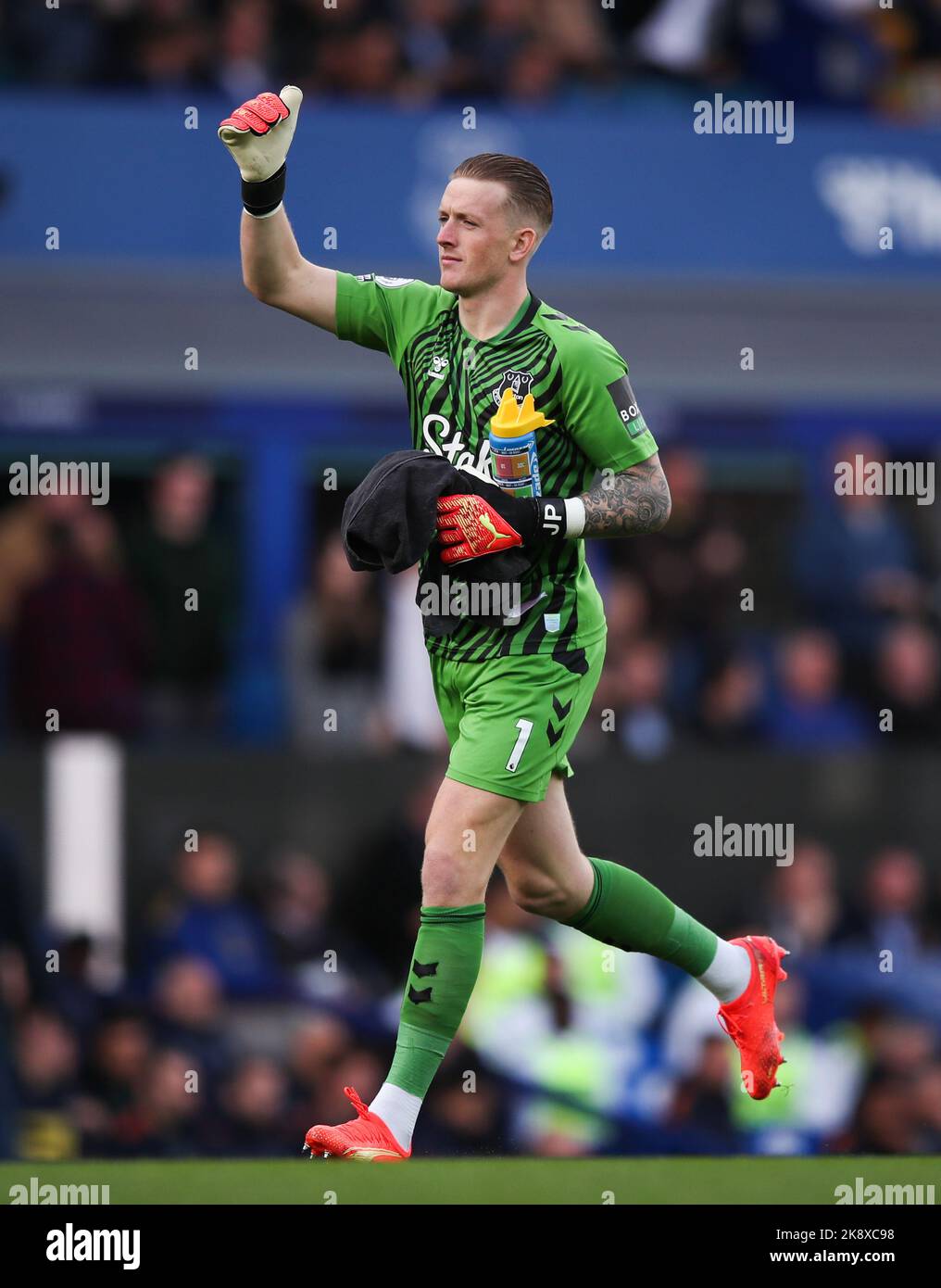 jordan-pickford-gardien-de-but-d-everton-en-avance-sur-le-match-de-la