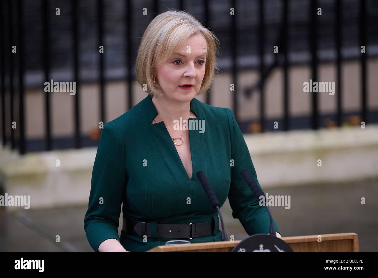 Londres, Royaume-Uni . 25 octobre 2022 . Liz Truss quitte Downing Street après avoir été démissionnaire en tant que Premier ministre britannique tenu à Downing Street. Crédit : Alan D West/Alay Live News Banque D'Images