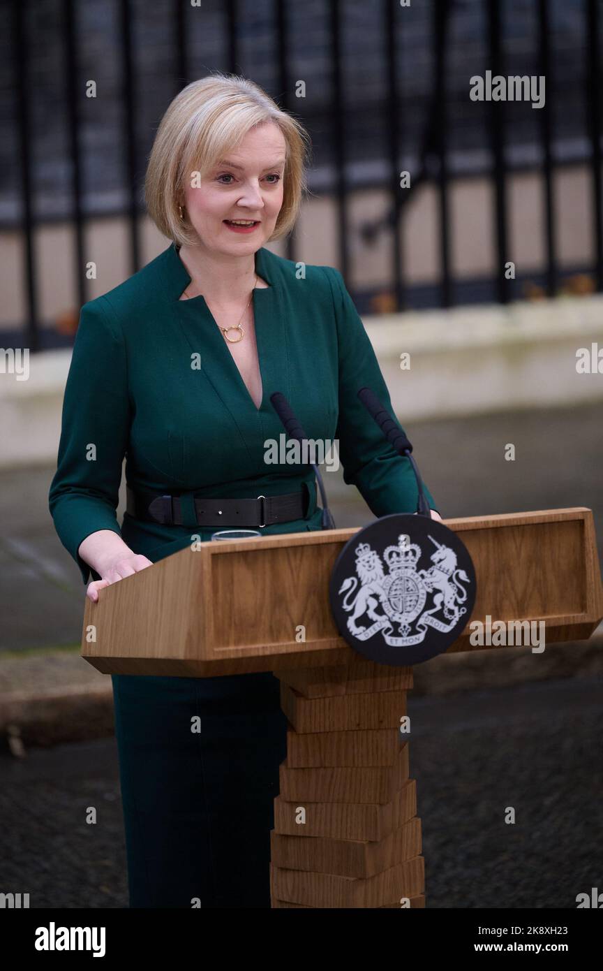 Londres, Royaume-Uni . 25 octobre 2022 . Liz Truss quitte Downing Street après avoir été démissionnaire en tant que Premier ministre britannique tenu à Downing Street. Crédit : Alan D West/Alay Live News Banque D'Images