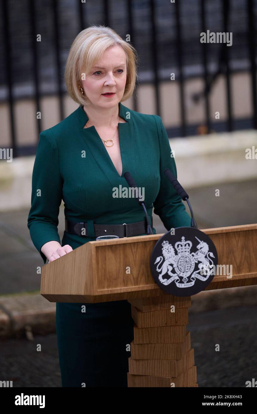 Londres, Royaume-Uni . 25 octobre 2022 . Liz Truss quitte Downing Street après avoir été démissionnaire en tant que Premier ministre britannique tenu à Downing Street. Crédit : Alan D West/Alay Live News Banque D'Images
