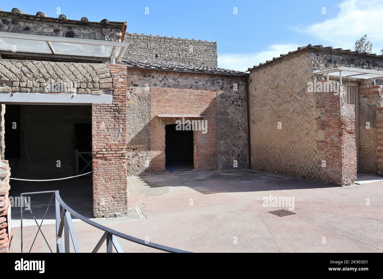 Pompei - Scorcio della Villa dei Misteri dal ponticello di accesso del Parco Archeologico Banque D'Images