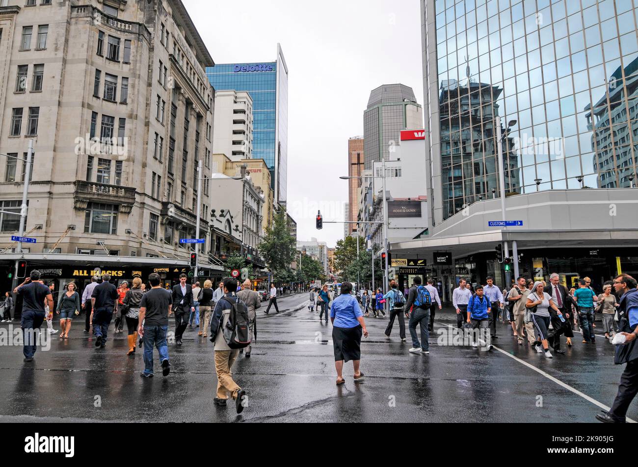 Queen Street est la principale rue commerçante d'Auckland sur l'île du Nord de la Nouvelle-Zélande Banque D'Images