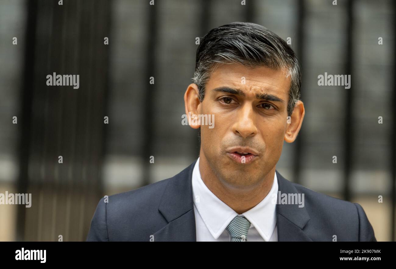Londres, Royaume-Uni. 25th octobre 2022. Le Premier ministre Rishi Sunak fait sa première déclaration à Downing Street, Londres, Royaume-Uni crédit : Ian Davidson/Alay Live News Banque D'Images