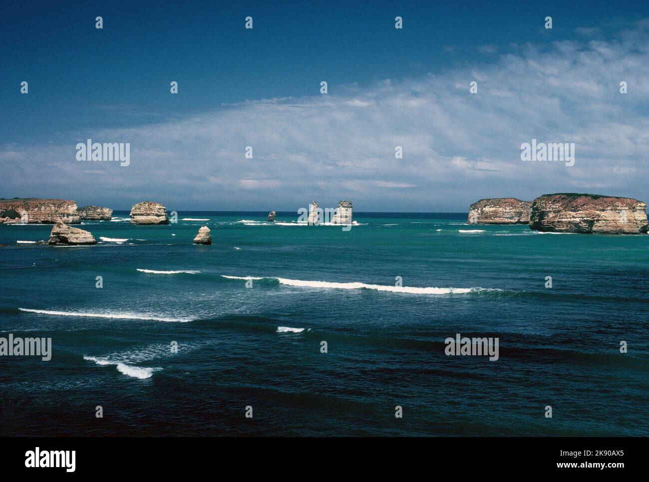 Australie. Victoria. Côte de la région de Warrnambool depuis Great Ocean Road. Parc national de Port Campbell. Baie des îles. Banque D'Images
