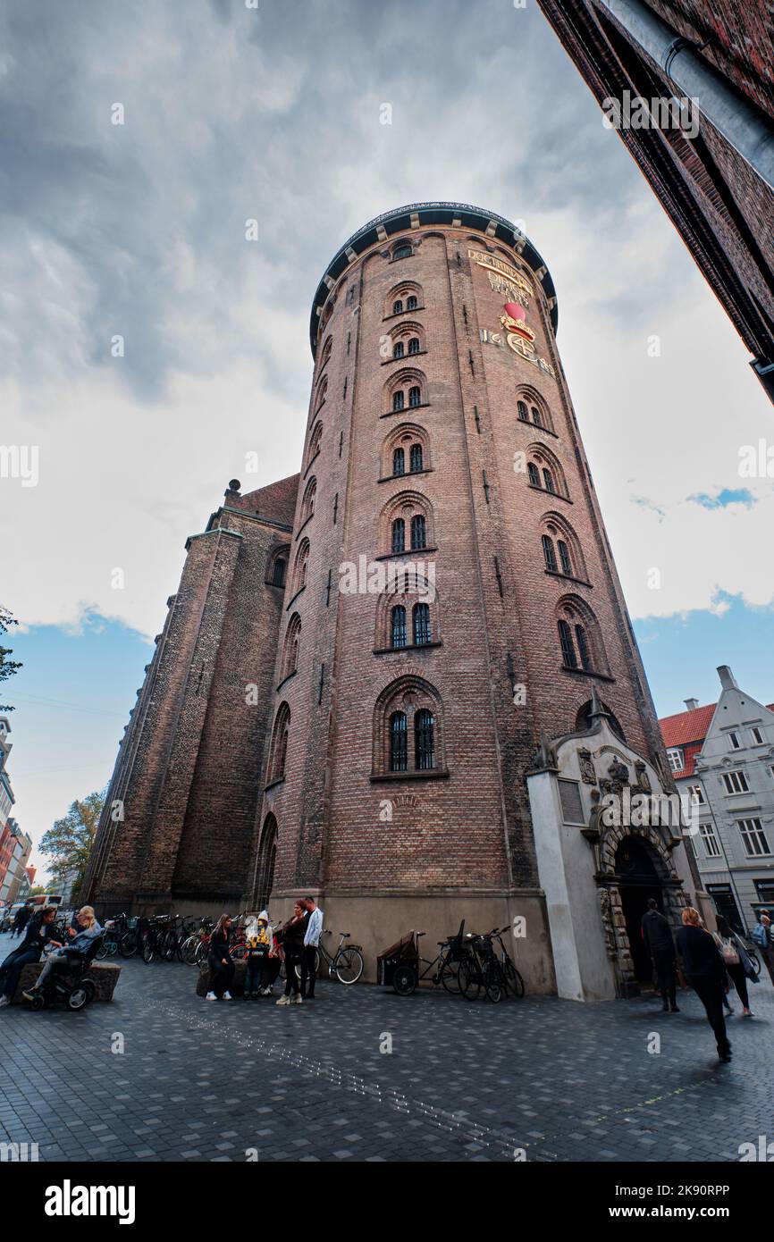 Copenhague, Danemark - septembre 2022 : vue sur la tour ronde de Rundetaarn, datant du 17th siècle, construite comme un observatoire astronomique Banque D'Images