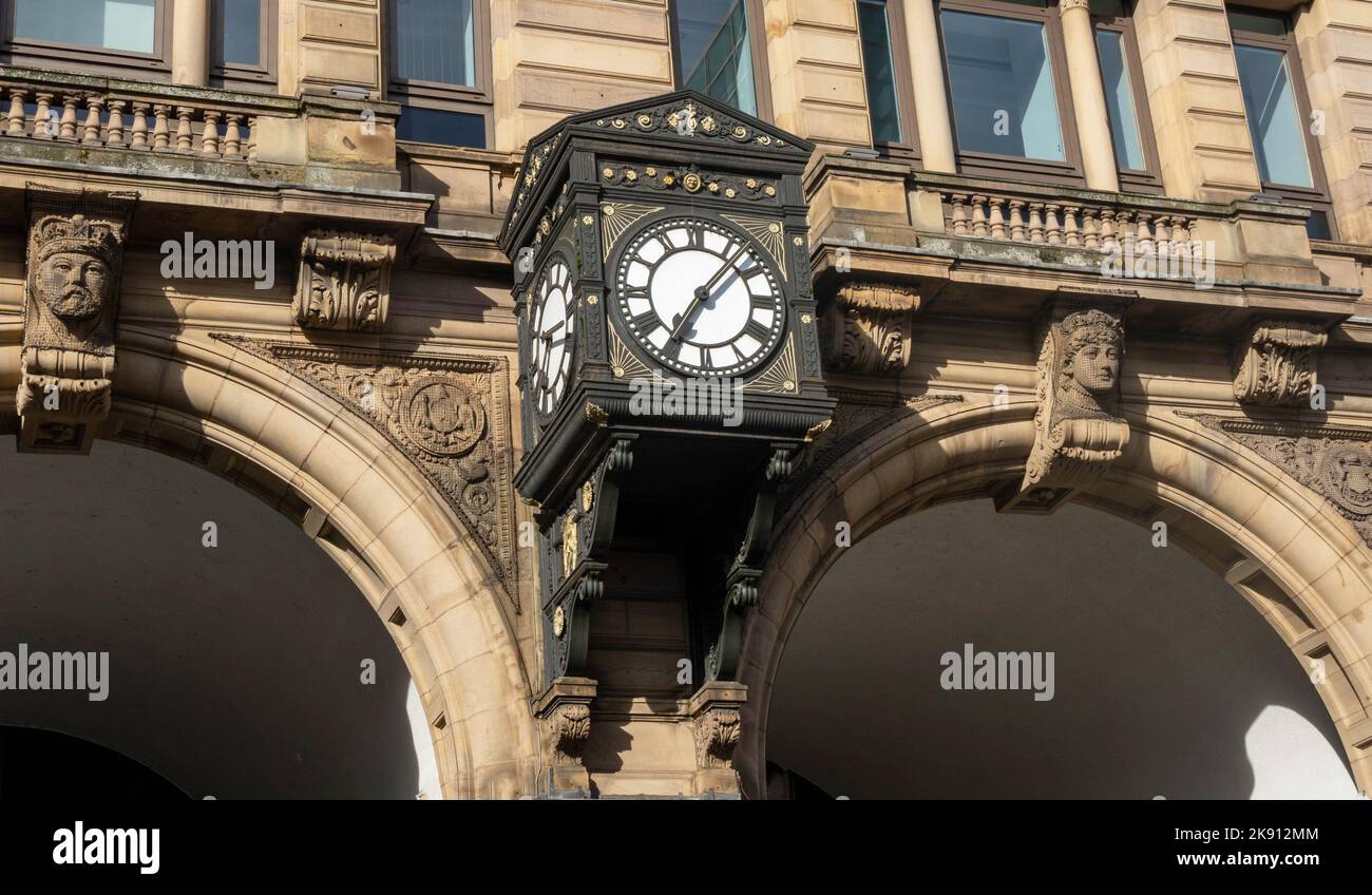 Entrée de la gare de change et horloge à Liverpool Banque D'Images