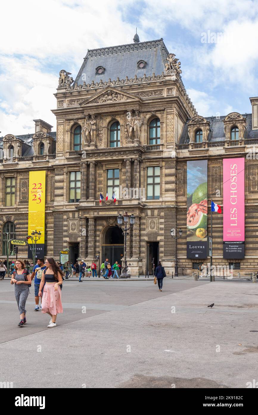 Site célèbre Musée du Louvre extérieur, Paris, France, Europe Banque D'Images