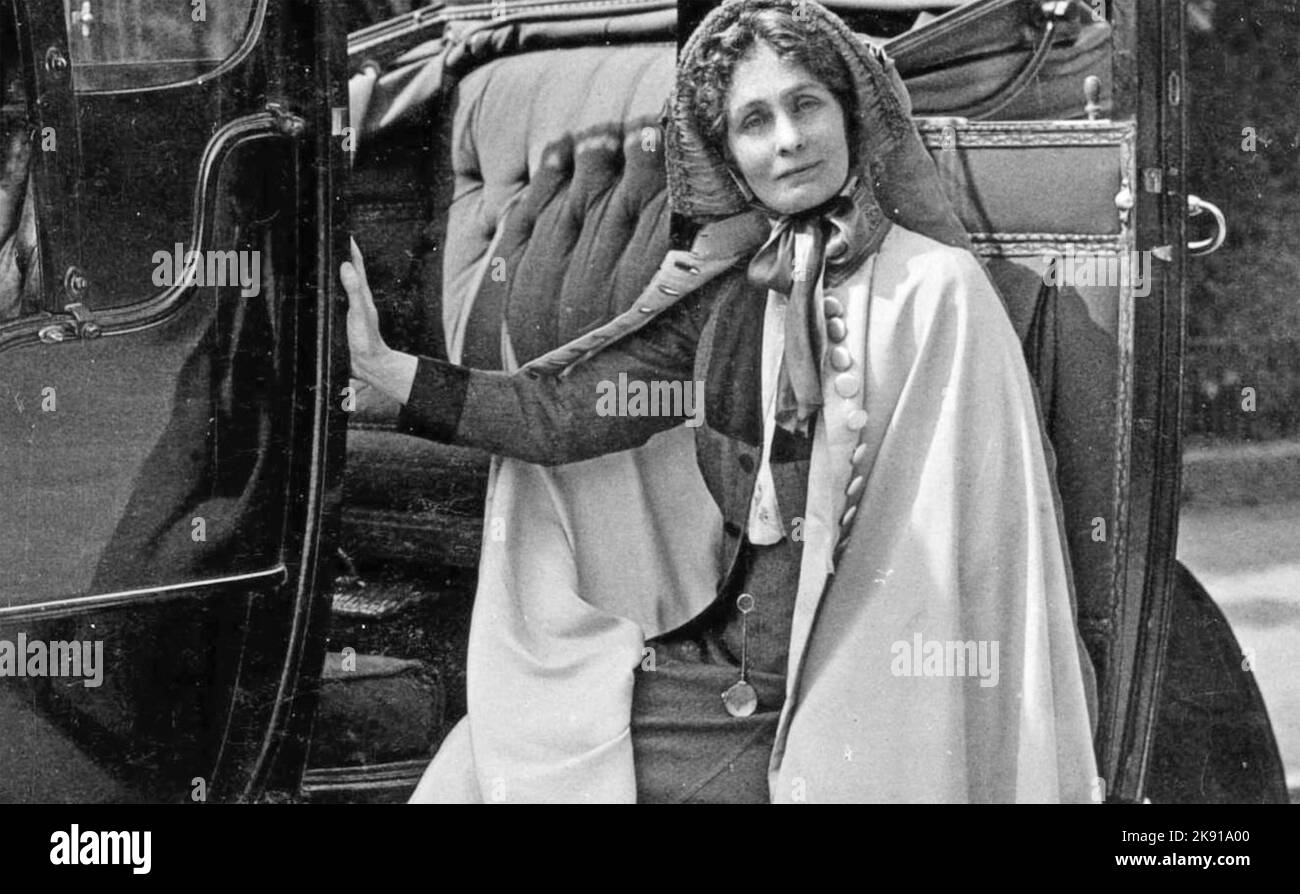 EMMELINE PANKHURST (1858-1928) leader au suffrage anglais vers 1914. Photo: BIPS Banque D'Images