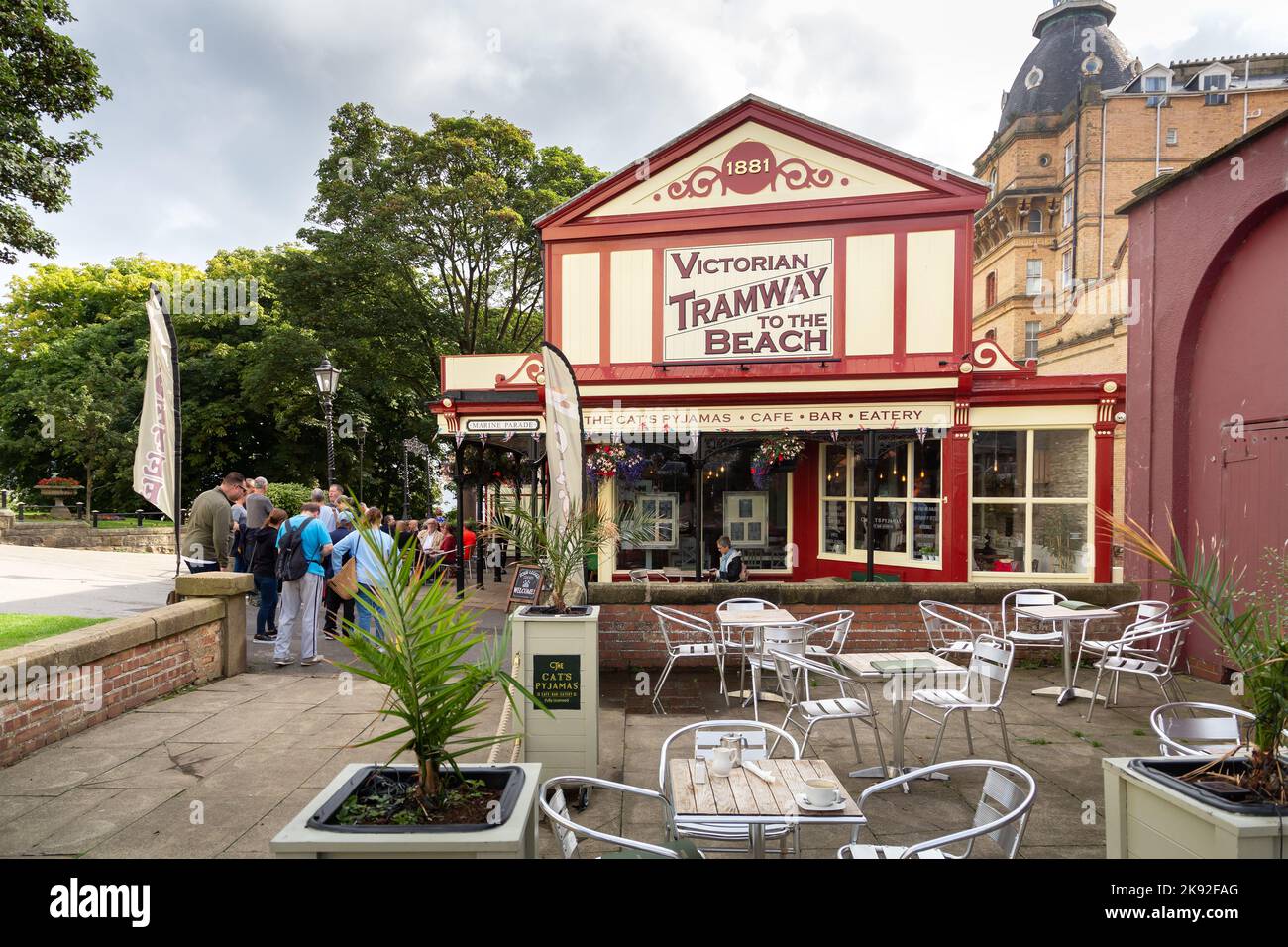 Scarborough, Royaume-Uni : The Cat's Pyjashort Cafe Bar and Eatery, St Nicholas Cliff. Un restaurant contemporain inspiré de 1920s. Banque D'Images