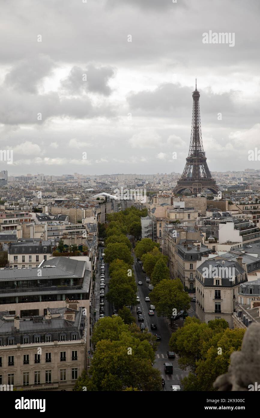 La Tour Eiffel vue de l'Arc de triomphe Banque D'Images
