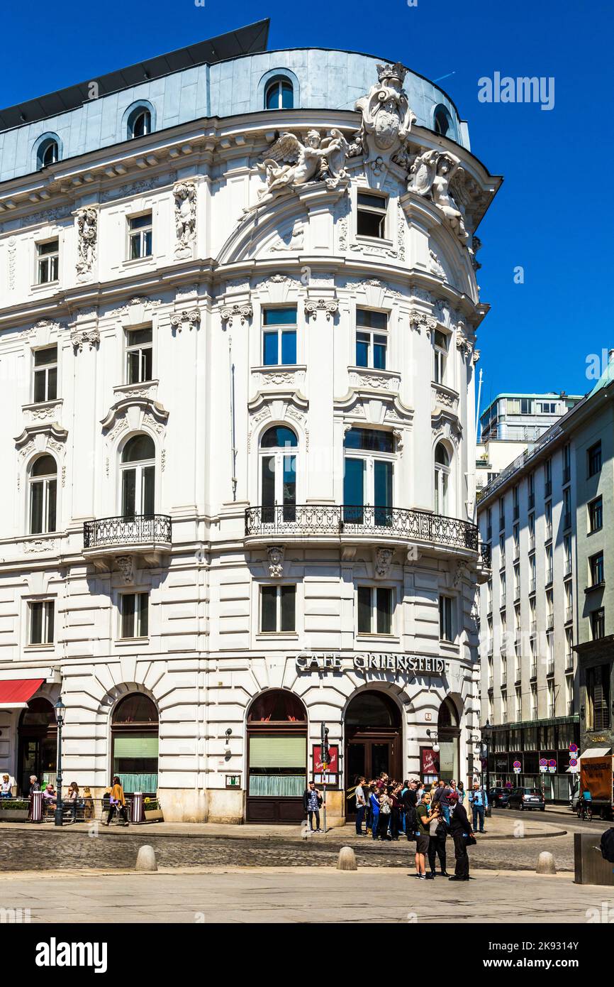 VIENNE, AUTRICHE - 24 avril 2015 : célèbre café Griensteidl à Vienne, Autriche. Le Griensteidl, établi en 1847, a été un point de rencontre de vous Banque D'Images