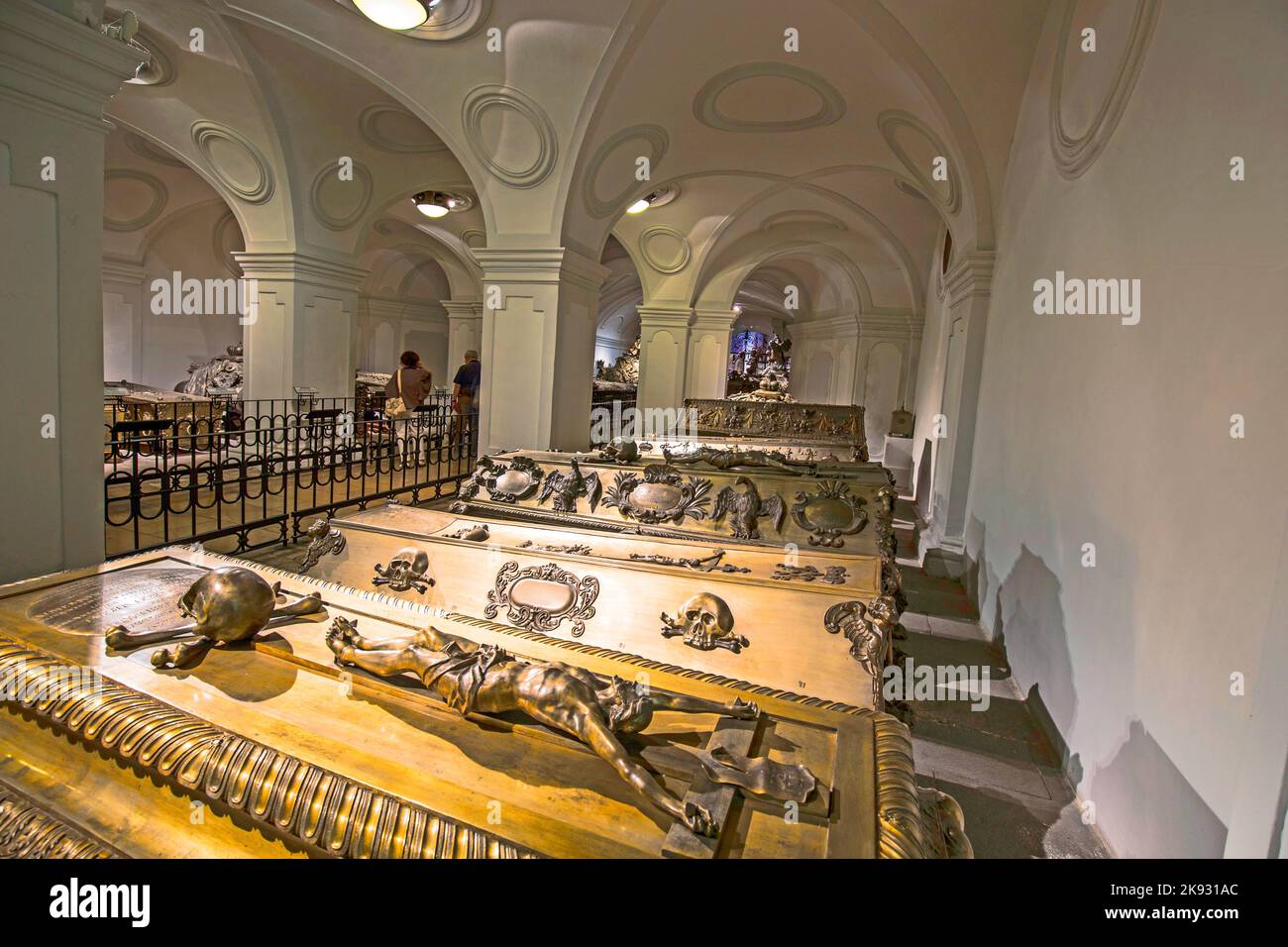VIENNE, AUTRICHE - 26 avril 2015 : crypte des rois Habsburger à Vienne, Autriche. Les os de 145 royalties des Habsbourg, plus les urnes contenant les coeurs Banque D'Images