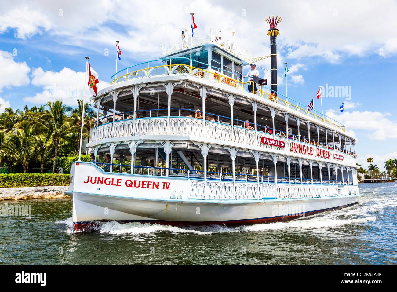 FORT LAUDERDALE, États-Unis - 1 AOÛT 2010 : croisière avec bateau à aubes Jungle Queen à fort Lauderdale, États-Unis. La Reine de la jungle a 65 ans et a transporté s Banque D'Images