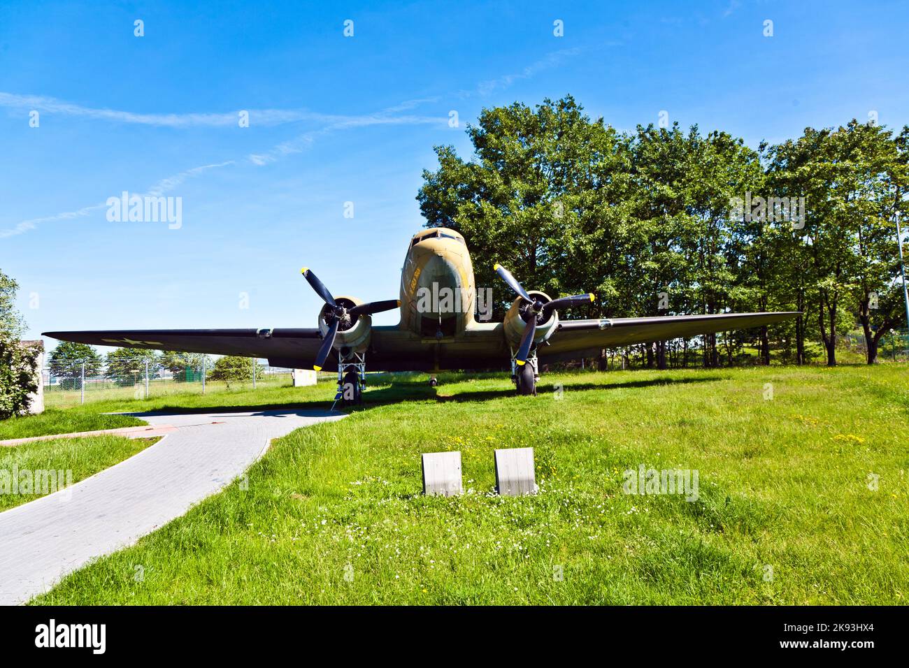 FRANCFORT, ALLEMAGNE - JUIN 6 : visite du musée du Luftbruecke à 6 juin, 2010 à Francfort, Allemagne. Le mémorial a été inauguré en 1985 et est Banque D'Images