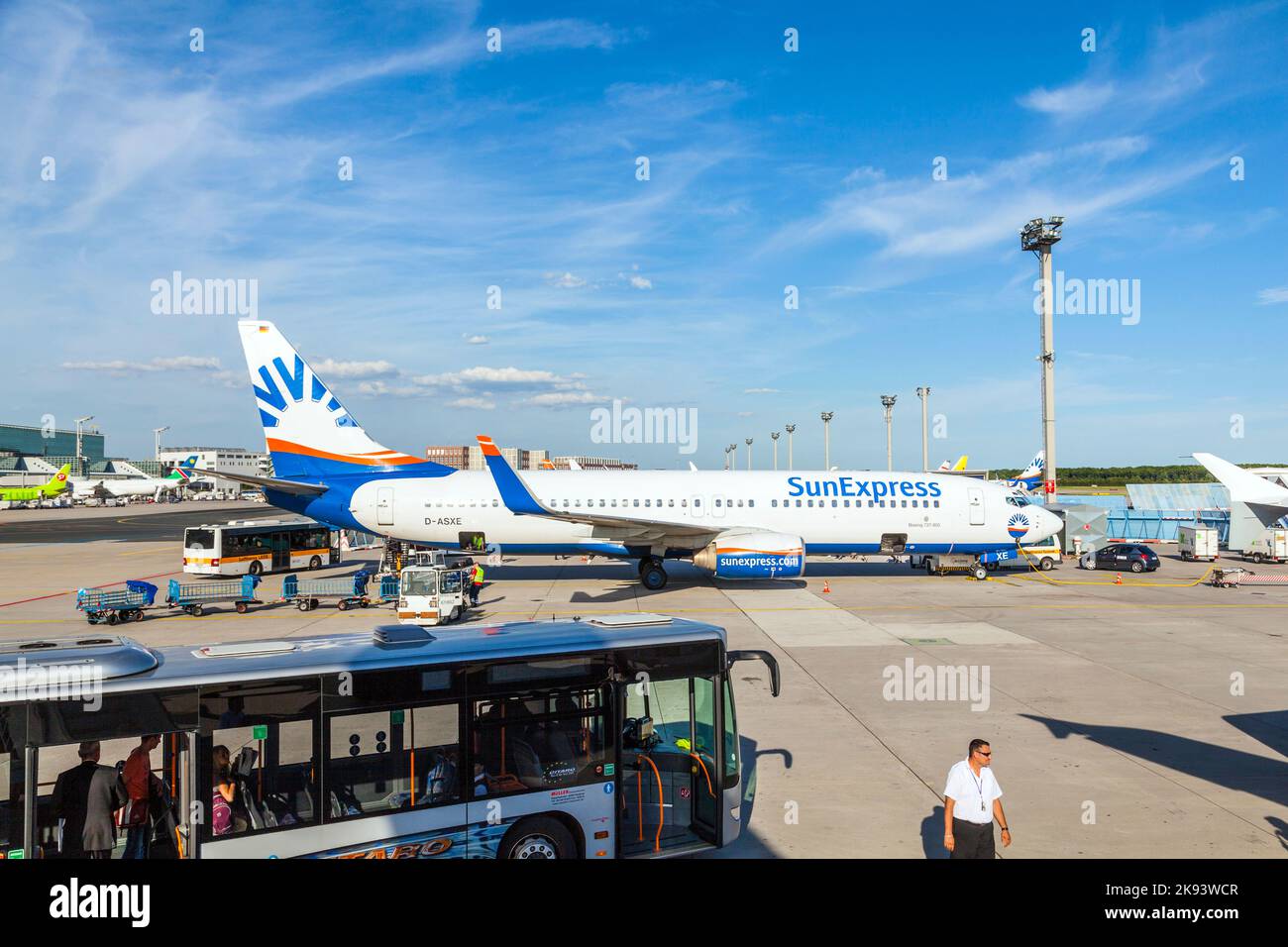 FRANCFORT, ALLEMAGNE - AOÛT 22 : SunExpress D-ASNE en tablier après l'atterrissage sur 22 août 2012 à Francfort, Allemagne. SunExpress a été fondée en tant que joint ven Banque D'Images