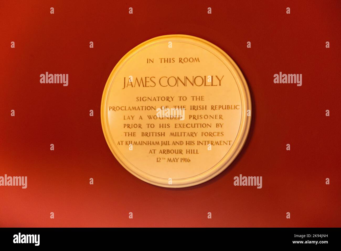 Irlande Eire Dublin Dame Street Dublin Castle plaque James Connolly Lay ici blessé avant l'exécution à la prison de Kilmainham enterré Arbour Hill 1916 Banque D'Images