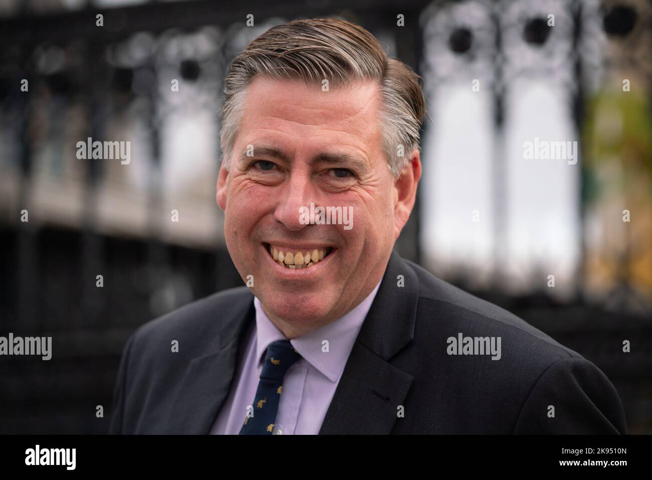 Londres, Royaume-Uni. 26 octobre 2022 . Sir Graham Brady , président de la commission du parti conservateur 1922 et député d'Altrincham sale West, arrive au Parlement le premier jour complet du nouveau Premier ministre Rishi Sunak. Credit: amer ghazzal / Alamy Live News Banque D'Images