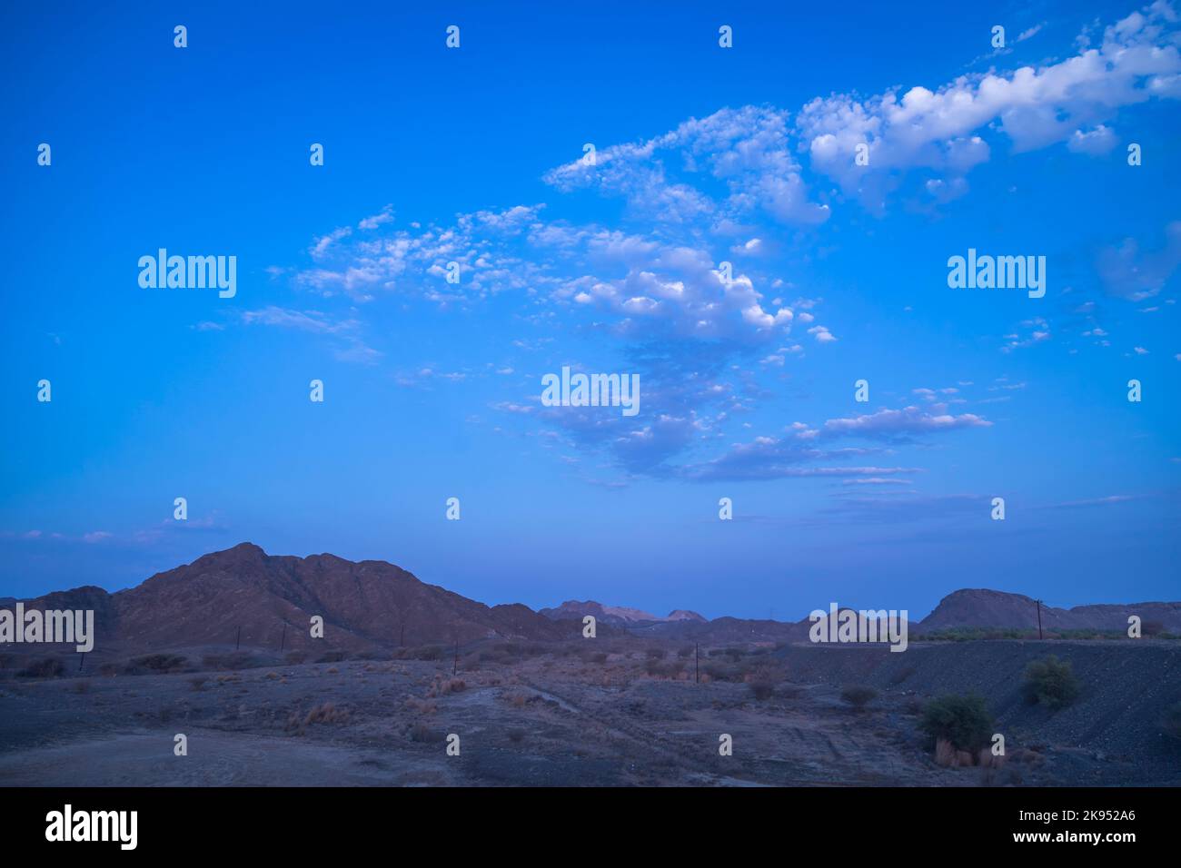 Emirats Arabes Unis vue montagnes forme Wadi Al Bouraq à Qor Dam plus haute place autour de 800 mètres Banque D'Images