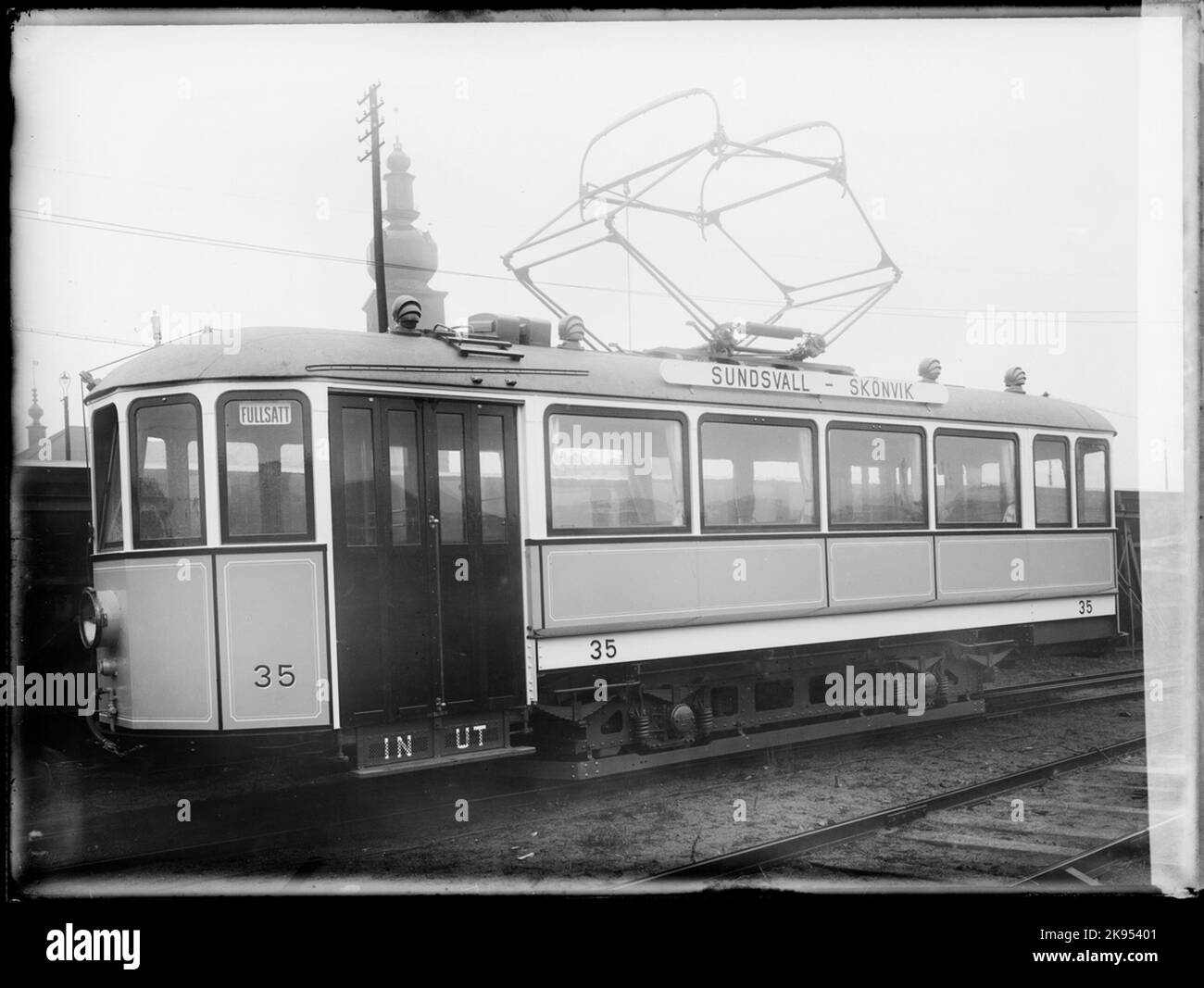 Sundsvalls Spårvägs AB Tram 35 qui exploitait la ligne Sundsvall - Skönvik. Livraison toit photo à Västerås avant transport du fabricant ASEA 1925. Banque D'Images