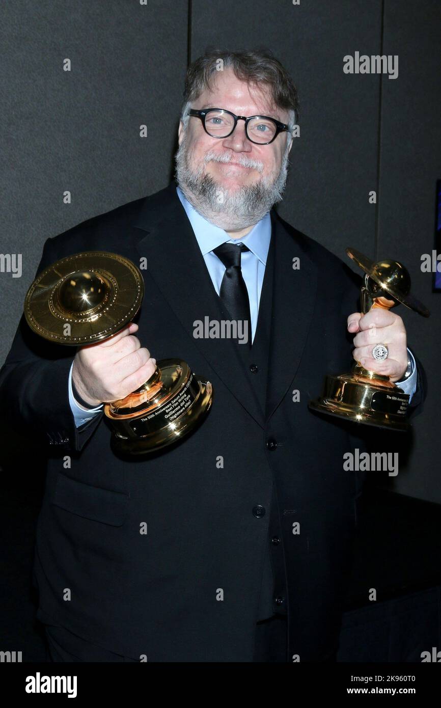 Burbank, CA. 25th octobre 2022. Guillermo Del Toro dans la salle de presse pour les Prix Saturn anniversaire 50th - salle de presse, le Centre des congrès de l'hôtel Marriott Burbank Airport, Burbank, CA 25 octobre 2022. Crédit : Priscilla Grant/Everett Collection/Alay Live News Banque D'Images