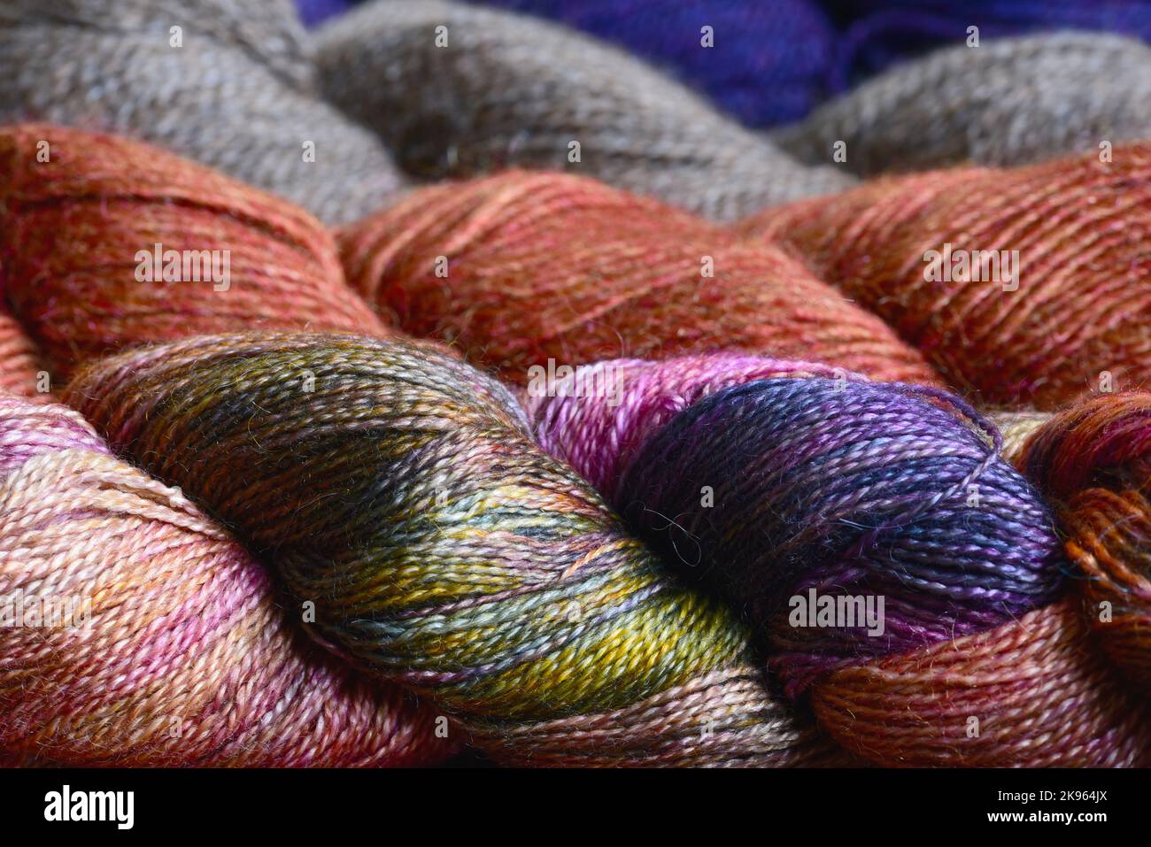 Skeins de fils colorés Banque D'Images