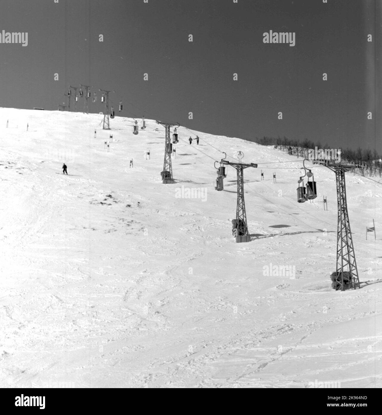 Åre montagne et téléphérique. Skieur Banque D'Images