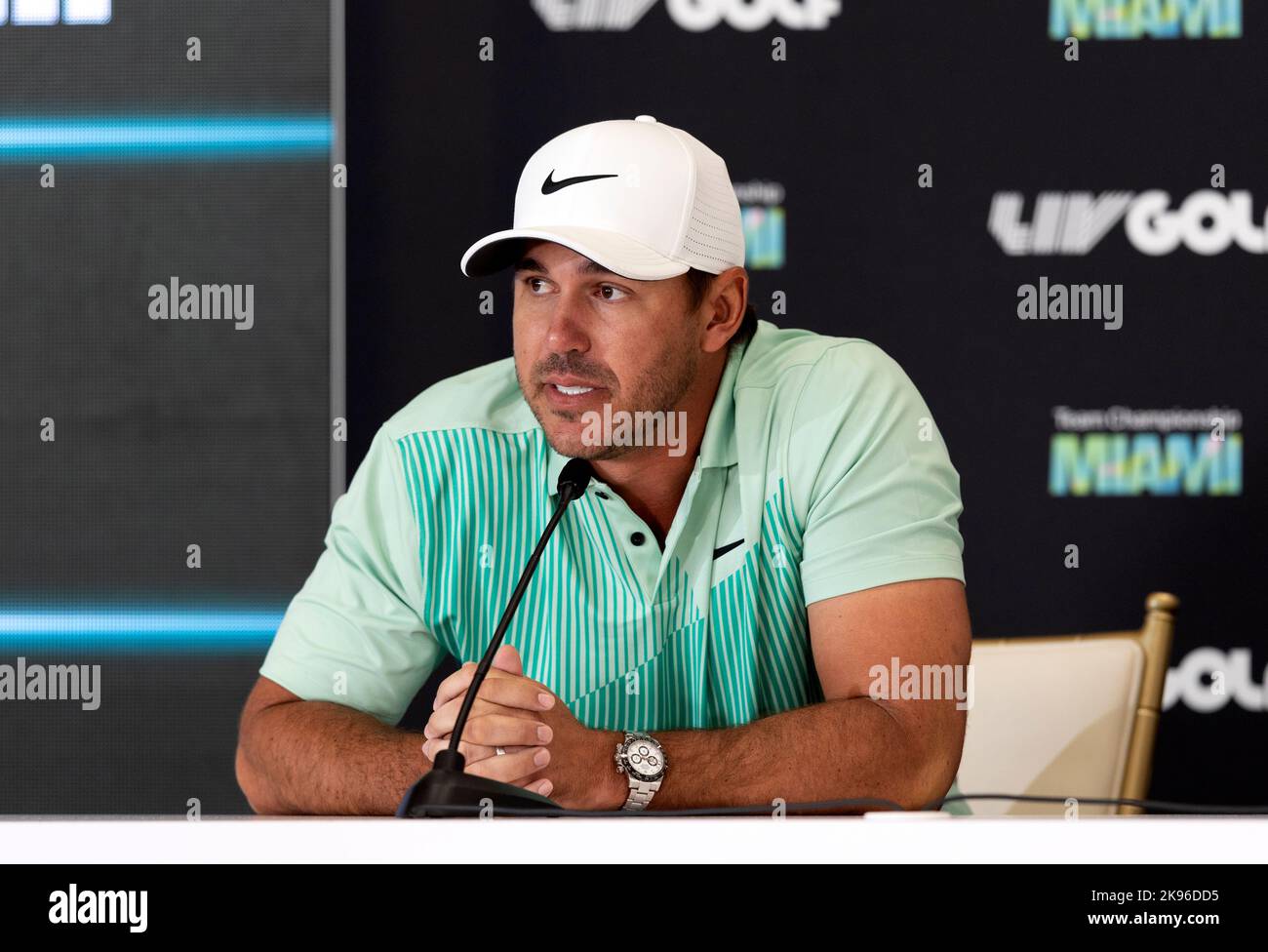 MIAMI, FL-OCT 26: Phil Mickelson est vu lors de la conférence de presse sur invitation au golf du LIV à la Doral nationale de Trump à Miami sur 26 octobre 2022 à Doral, Floride. (Photo d'Alberto E. Tamargo/Sipa USA) Banque D'Images