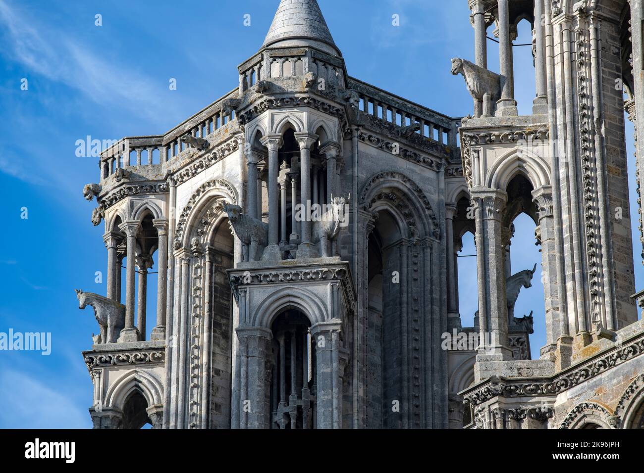 La Cathédrale de Laon (Cathédrale notre-Dame de Laon) est une église catholique romaine située à Laon, Aisne, hauts-de-France, France. Construit dans le douzième et t Banque D'Images