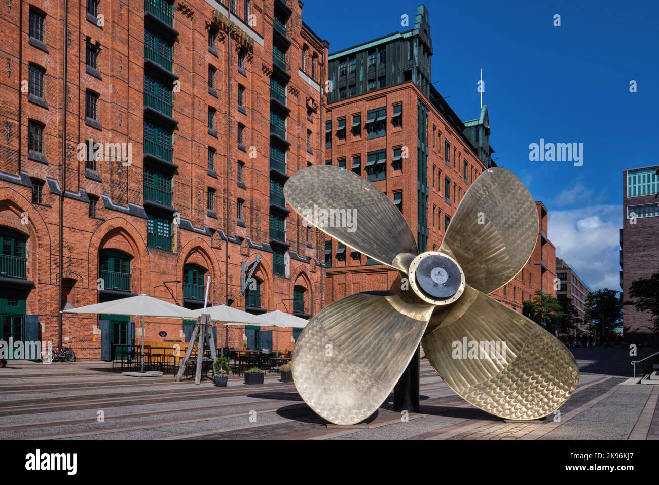 Hambourg, Allemagne - septembre 2022 : Musée international des Maritimes et hélice à grande vis dans la Hafencité Banque D'Images