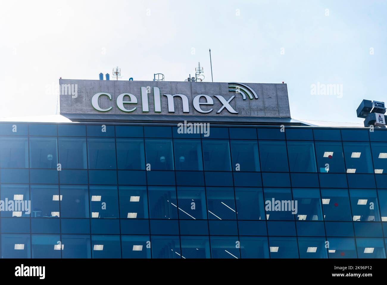 Barcelone, Espagne - 21 septembre 2022: Immeuble de bureaux de Cellnex Telecom, entreprise espagnole d'infrastructure de télécommunications à Barcelone, Catalogne, Banque D'Images