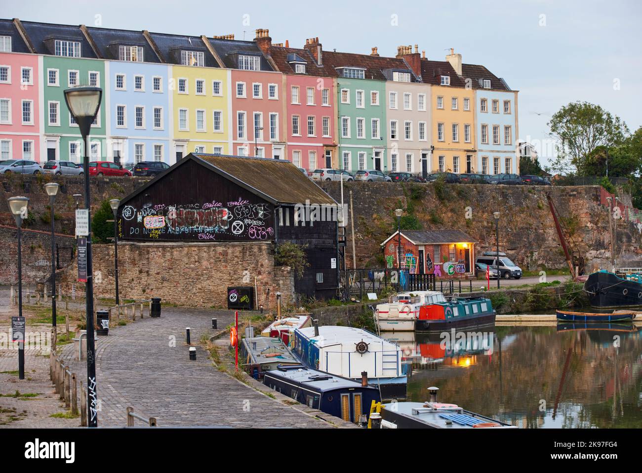 Centre-ville de Bristol, maisons aux couleurs vives sur Redcliffe Parade et East Mud Dock Banque D'Images
