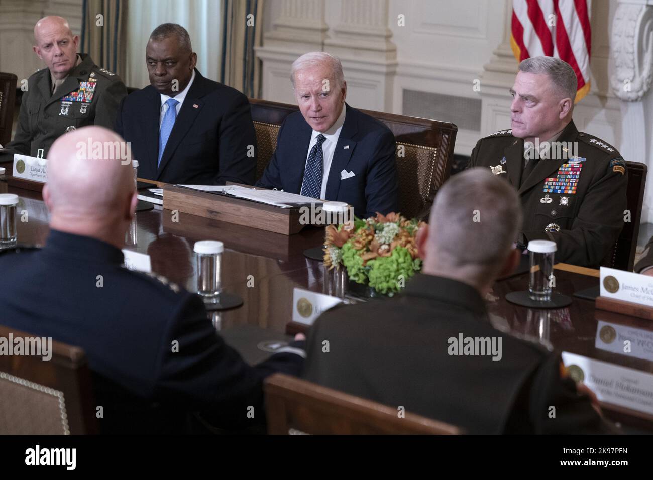 Washington, États-Unis. 26th octobre 2022. Le président des États-Unis Joe Biden rencontre les dirigeants du ministère de la Défense pour discuter des priorités de sécurité nationale à la Maison Blanche à Washington, DC, mercredi 26 octobre 2022. Photo de Chris Kleponis/UPI crédit: UPI/Alay Live News Banque D'Images