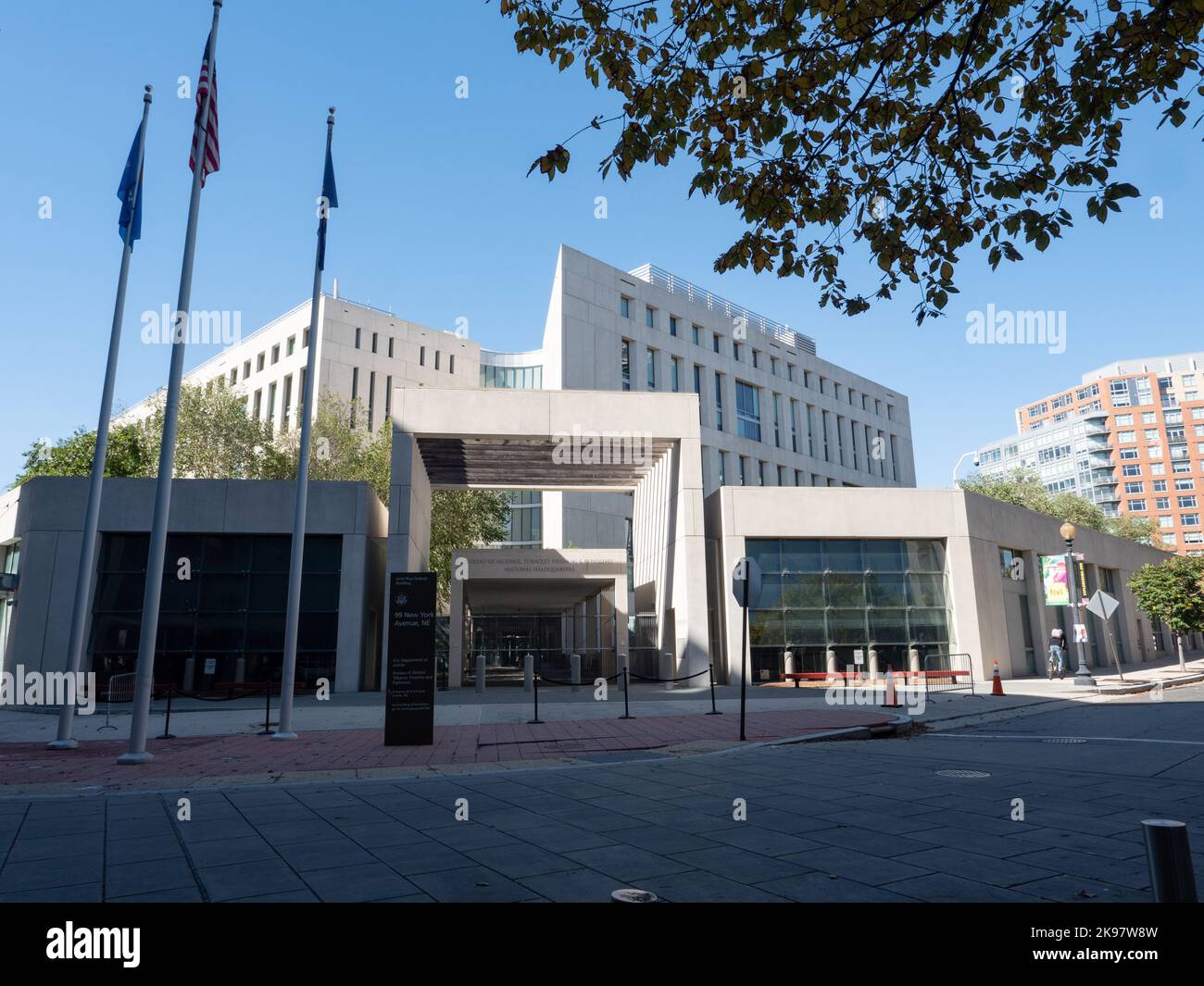 Le bâtiment fédéral Ariel Rios, situé dans le quartier de Noma à Washington, DC, est le siège du Bureau américain de l'alcool, du tabac, des armes à feu et des explosifs à Washington, DC. Photo de Francis Specker Banque D'Images