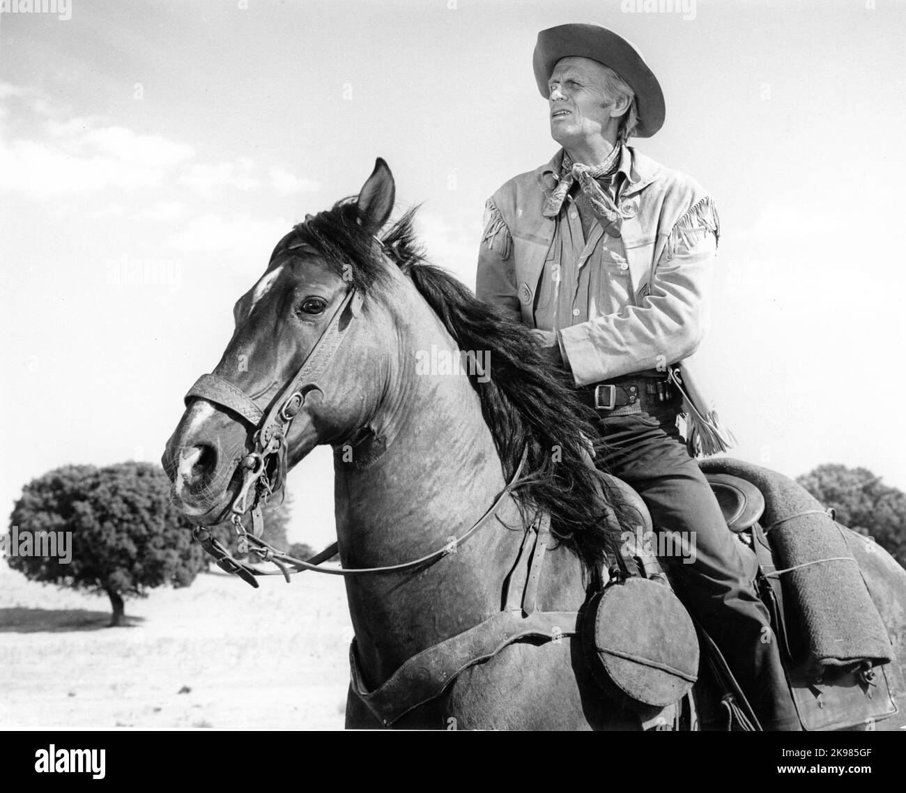 RICHARD WIDMARK on Horse in THE WAY WEST 1967 réalisateur ANDREW V. McLAGLEN roman A.B. Guthrie Jr. Musique Bronislau Kaper costume design Norma Koch Harold Hecht Company / United Artists Banque D'Images