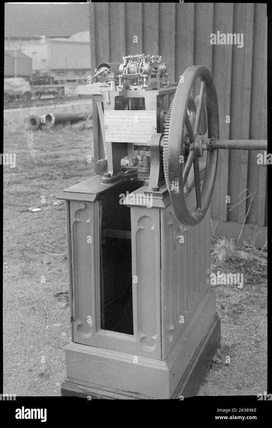 La première machine à imprimer les billets achetée par les chemins de ...