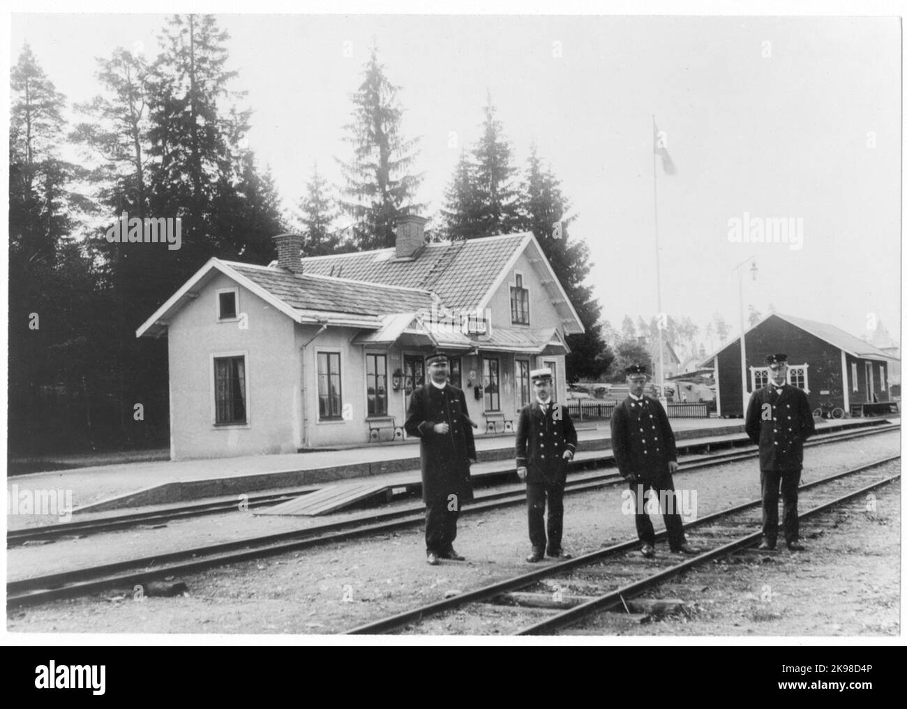 Gare de Braås en 1916 avec personnel. Banque D'Images