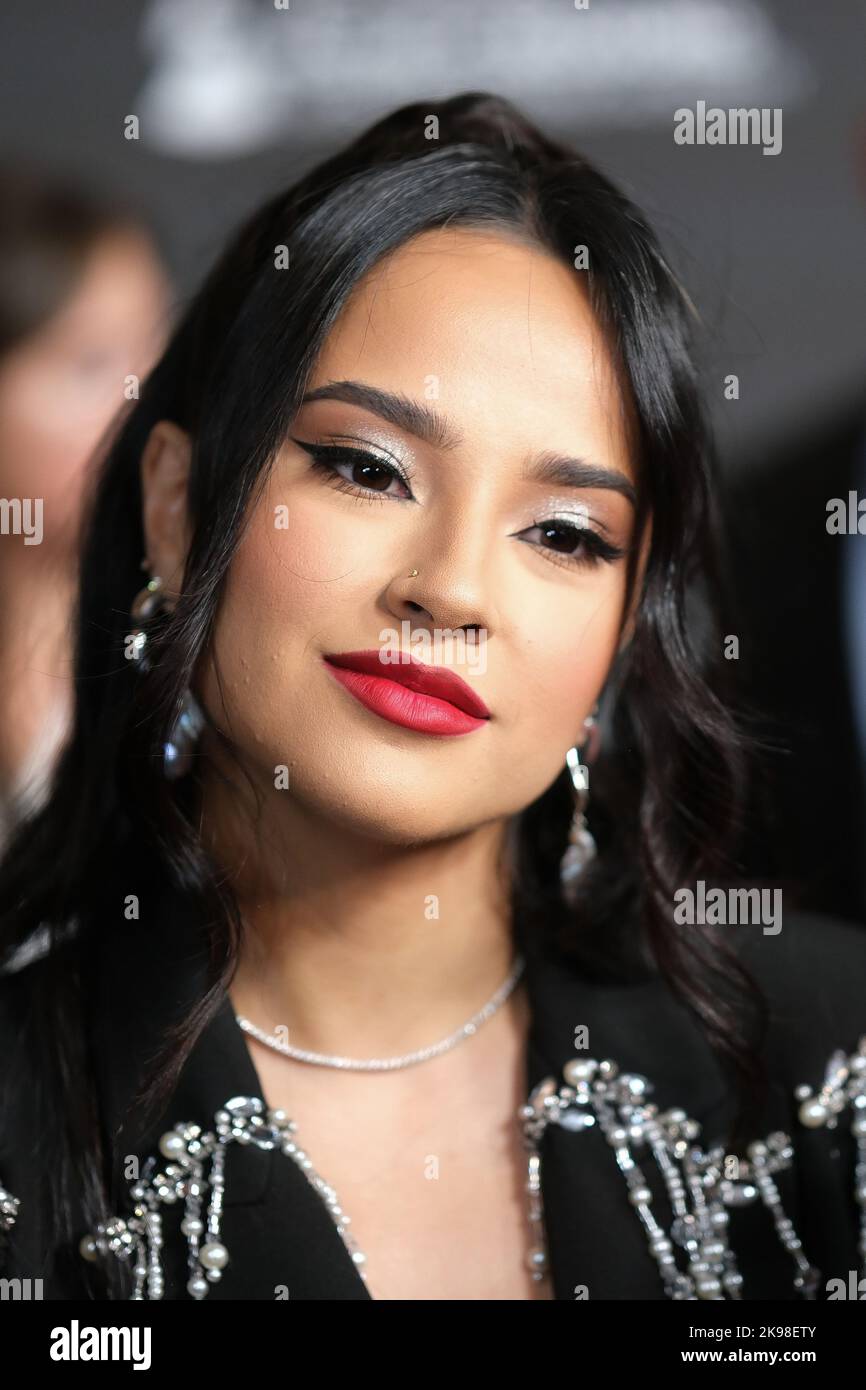 Madrid, Espagne. 26th octobre 2022. La chanteuse américaine Rebbeca Marie Gómez?, connue artistiquement sous le nom de Becky G pose lors de la photo du concert acoustique latin Grammy pour honorer les nominés latino-AMÉRICAINS GRAMMY de cette année à la Plaza de Toros de las Ventas à Madrid. Crédit : SOPA Images Limited/Alamy Live News Banque D'Images