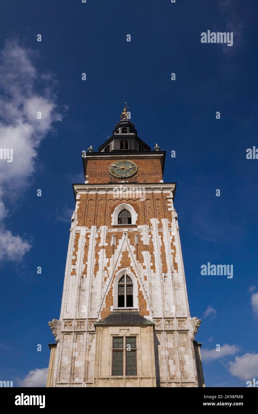 Tour de l'horloge sur la place principale du marché, Cracovie, Pologne. Banque D'Images