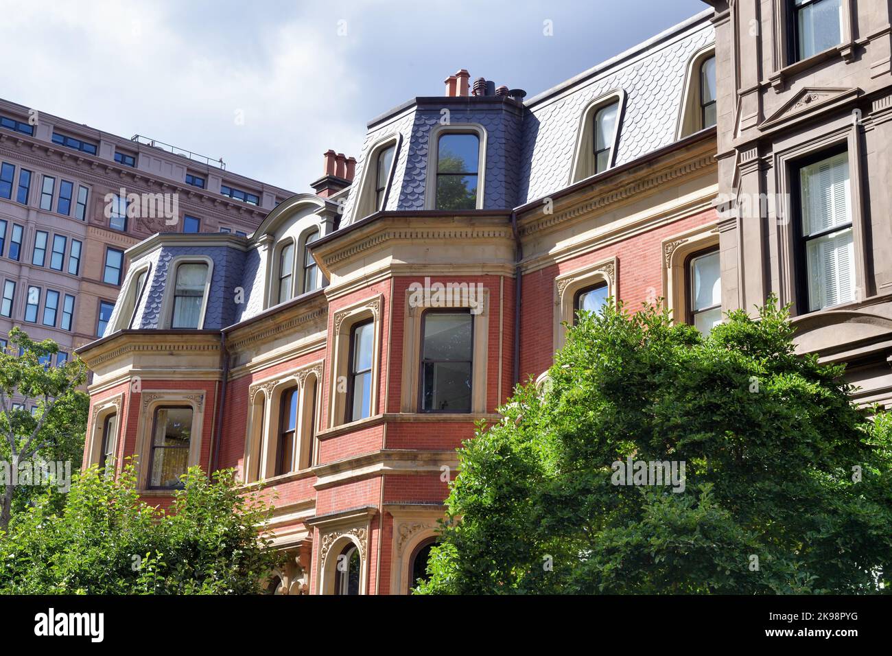 Boston, Massachusetts, États-Unis. Les condominiums et les appartements sont à la mode et haut de gamme dans le quartier de Beacon Hill. Banque D'Images