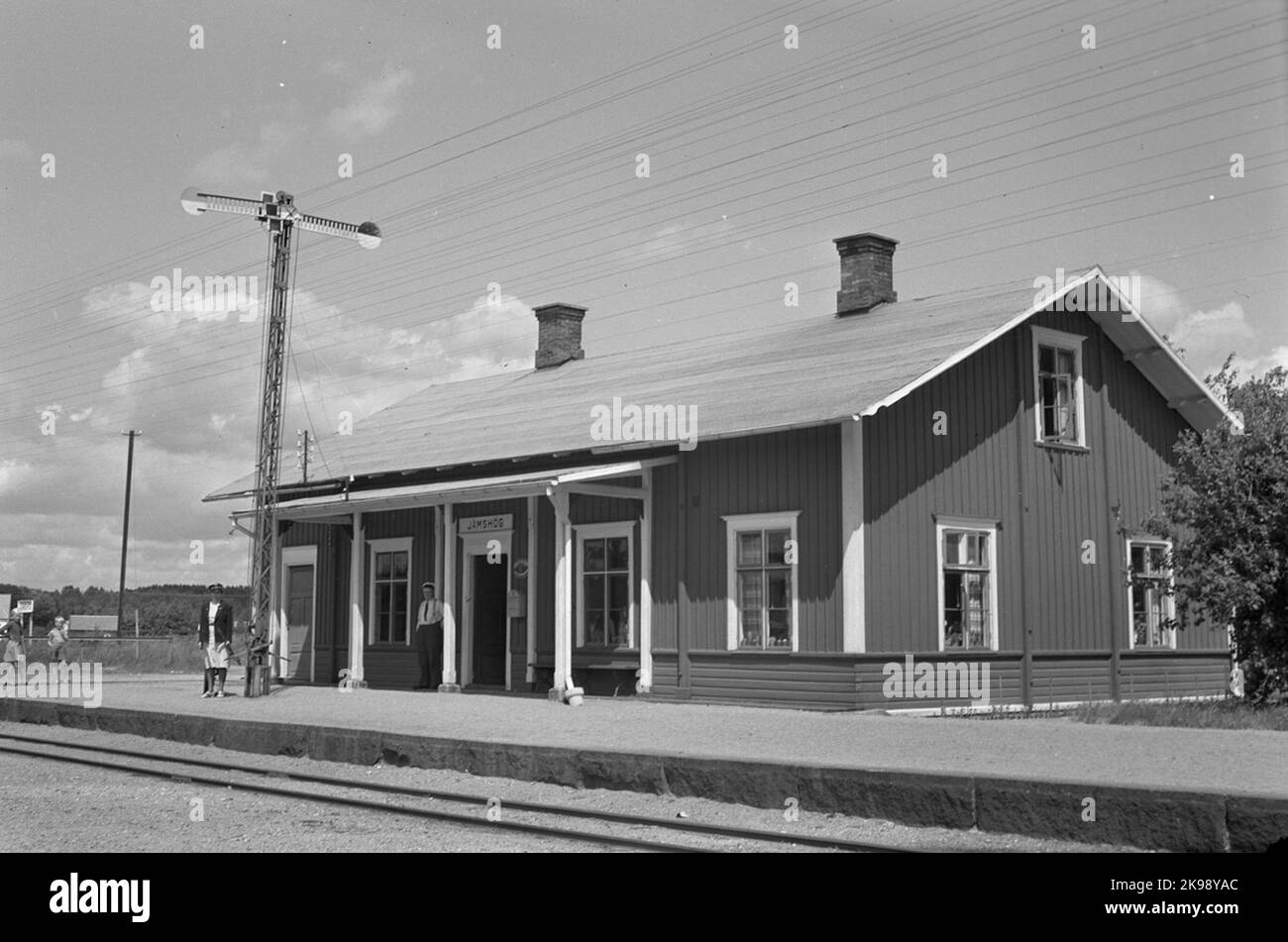 Gare de Jämshög. Arrêt construit en 1886. Gare le long de Holjebanan, de Holje à Sandbäck. Le sémaphore de la plate-forme possède ce qu'on appelle des grilles. Banque D'Images