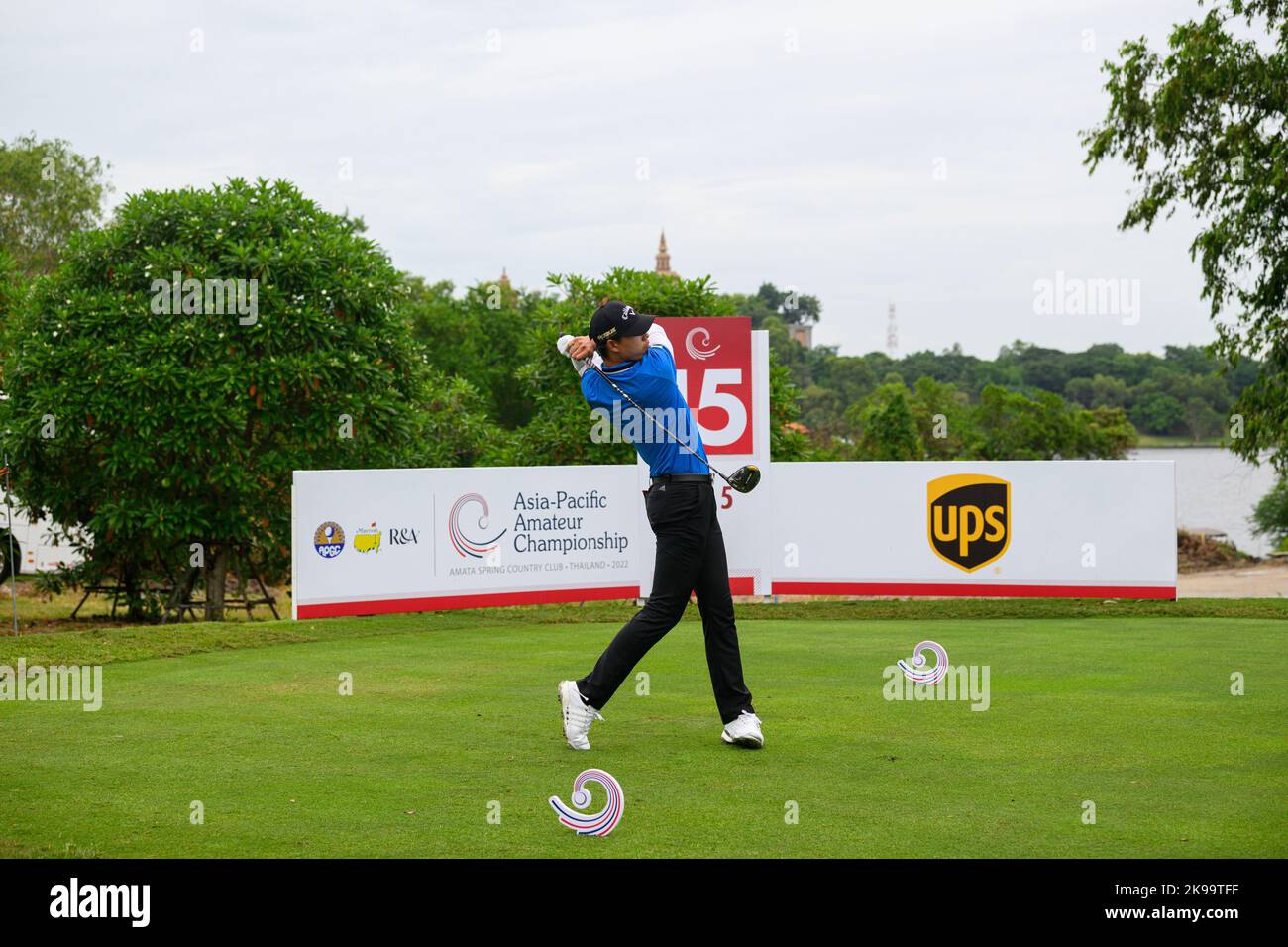Chonburi, THAÏLANDE. 27th octobre 2022. Wenyi Ding de CHINE est parti au trou 15 (son 6th) lors de la ronde 1st du Championnat amateur Asie-Pacifique 2022 au Amata Spring Country Club, Chanburi, THAÏLANDE. Crédit : Jason Butler/Alay Live News. Banque D'Images