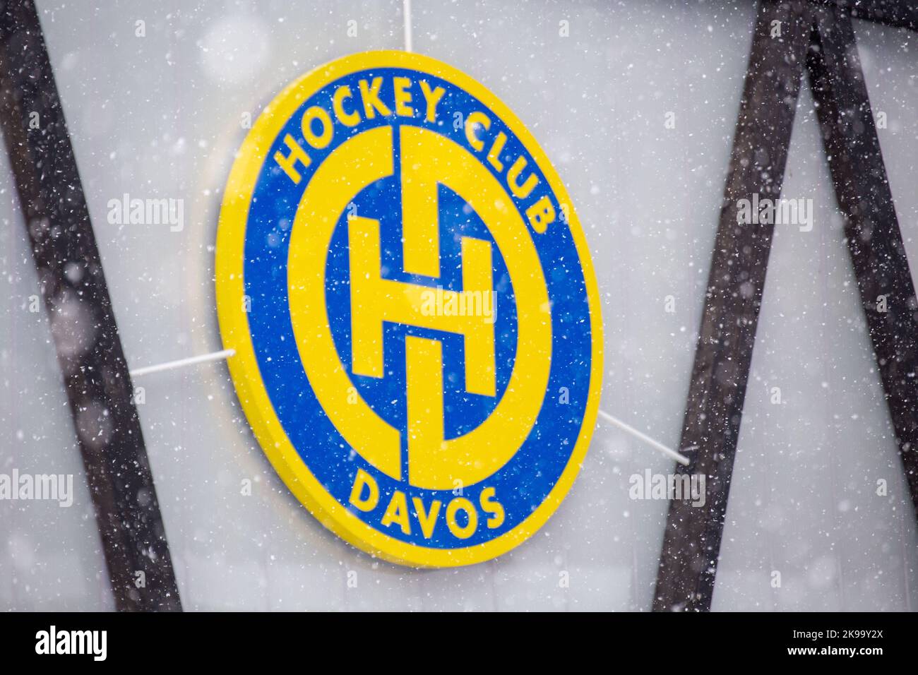 Le logo de HC Davos, photographié au stade de glace de Davos/Suisse sur 21 février 2022 Banque D'Images