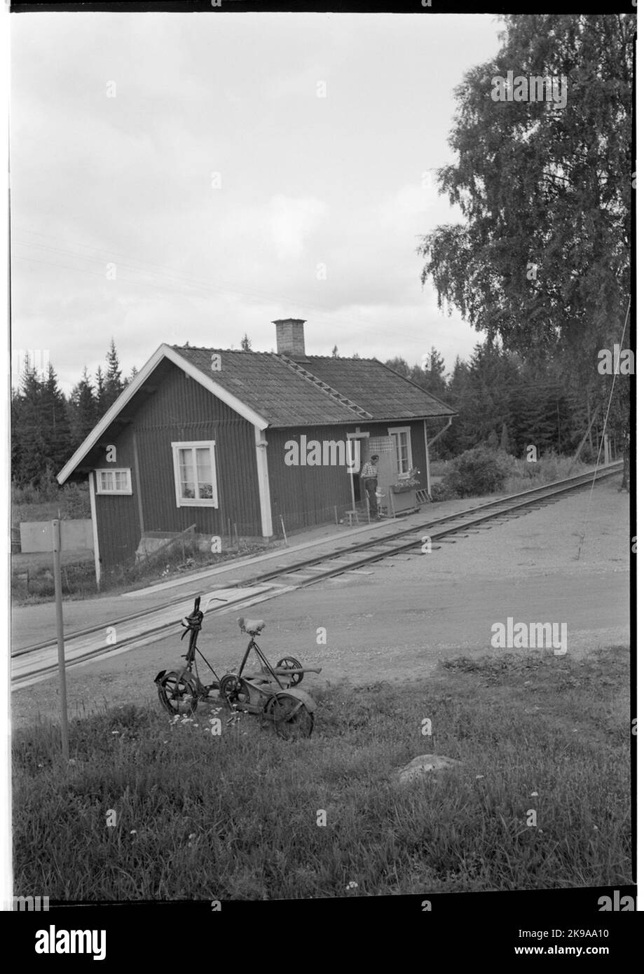 Dressin à vélo dans un chalet de piste. Banque D'Images