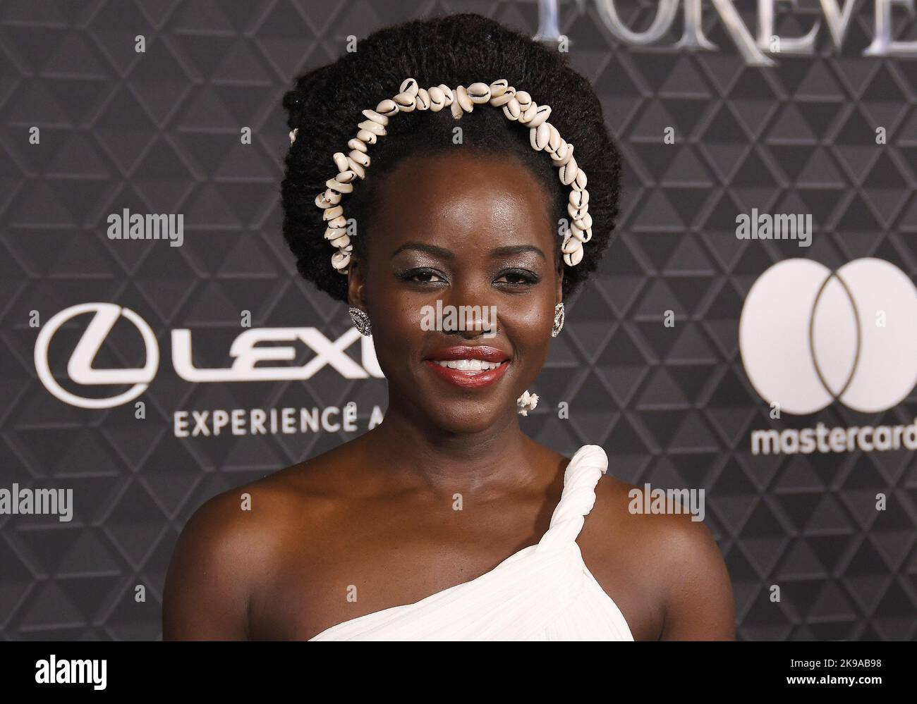 Los Angeles, États-Unis. 26th octobre 2022. Lupita Nyong'o arrive au PANTHER NOIR des studios Marvel: WAKANDA FOREVER World Premiere qui s'est tenu au Dolby Theatre à Hollywood, CA, mercredi, ?26 octobre 2022. (Photo par Sthanlee B. Mirador/Sipa USA) crédit: SIPA USA/Alay Live News Banque D'Images